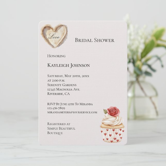 Invitación Romántico Red Rose Hearts Cupcake Bridal Shower (Anverso de pie)