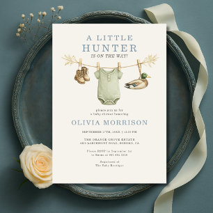 Invitación Ropa de niño para caza de patos Baby Shower