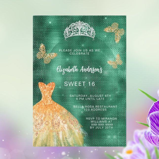 Invitación Ropa de oro verde esmeralda tiara Sweet 16 (Subido por el creador)