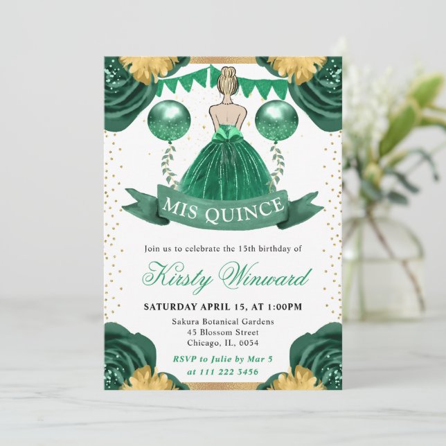 Invitación Ropa verde de pelo rubio Princesa Quinceanera (Anverso de pie)