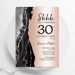Invitación Rosa Agate Negro de Oro Sorpresa 30 cumpleaños<br><div class="desc">La ágata de oro negro y rosa sorprende la invitación a la fiesta de cumpleaños número 30. Elegante diseño moderno con fondo de geodoro de mármol ágata, rosa purpurina falso de oro y letra de guión de tipografía. La carta de invitación de moda es perfecta para una elegante celebración del...</div>