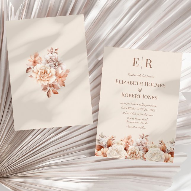 Invitación Rosa Boda Monograma Floral Mousse (Rose Gold Floral Mousse Monogram Wedding Invitation on a sunny neutral dry palm leaf.)