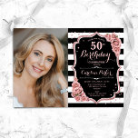 Invitación Rosa de fotos Oro Negro 50 cumpleaños<br><div class="desc">Elegante invitación floral de 50 años con tu foto. Diseño de color rosa negro brillante con oro rosa purpurina falso. Presenta rayas blancas negras, rosas rosas rosadas de color negro, fuente de escritura y confeti. Perfecto para un elegante fiesta de celebración de cumpleaños. Personaliza con tus propios detalles. ¡Se puede...</div>