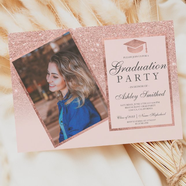 Invitación Rosa de graduación de fotos en blanco y negro (Subido por el creador)