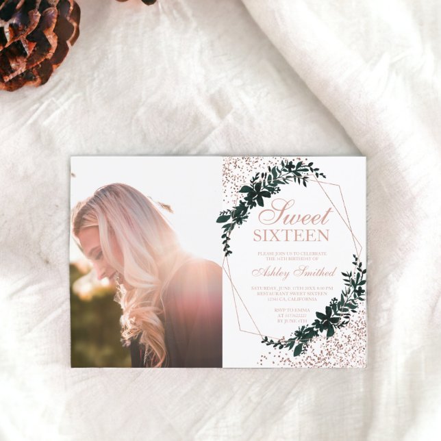 Invitación Rosa de marco dorado foto de confeti verde Sweet 1 (Rose gold frame green confetti photo Sweet 16 Invitation)