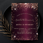 Invitación Rosa de oro burdeos de cumpleaños chispas de oro<br><div class="desc">Para un elegante cumpleaños número 40 (o cualquier edad). Un color de fondo burdeos. Decorada con chispas de rosa de oro. Personalice y agregue un nombre,  edad y detalles del fiesta. El nombre se escribe con un guión de estilo con letras a mano</div>