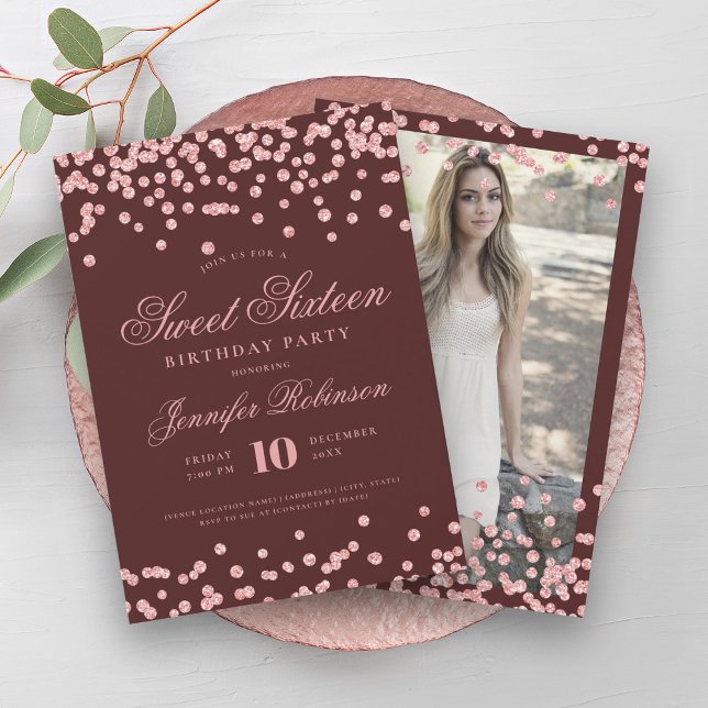 Invitación Rosa Dorado Burgundy Confetti Foto Dulce 16 (Rose Gold Burgundy Confetti Photo Sweet 16 Invitation)