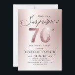 Invitación Rosa moderno sorpresa para adultos 70 años<br><div class="desc">Moderno Shhh, es una sorprendente invitación a la fiesta de cumpleaños 70, incluye un guión elegante y un falso rosa de purpurina de oro número 70 y detalles de su fiesta sobre el subió fondo dorado, simple y elegante, gran sorpresa, invitación de cumpleaños para adultos para mujeres. el color de...</div>