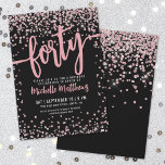 Invitación Rosa Oro Rosa Negro 40 cumpleaños<br><div class="desc">Presentamos una moda y una invitación a la fiesta de 40 cumpleaños, perfecta para marcar este hito especial en estilo. El elegante diseño combina confetti purpurina plateado, lo que le da un toque de diversión y festividad. En la parte superior, "Cuarenta" se exhibe de manera prominente en caligrafía audaz, marcando...</div>