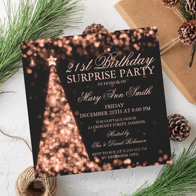 Invitación Rosa Oro Sorpresa 21ª Navidades de cumpleaños Luce (Rose Gold Surprise 21st Birthday Christmas Lights Invitation)