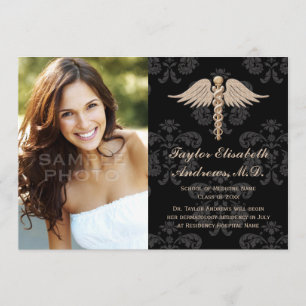 Invitación rosada de la graduación de la Facultad