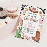 Invitación Rosado Rustic Saddle Up First Rodeo Primer cumplea<br><div class="desc">Invitación de primer cumpleaños a Pink Rustic Saddle Up First Rodeo Invitación de primer rodeo Negrita principalmente chica rosa y marrón Primera invitación de cumpleaños rodeo con un gorra de vaquera marrón y rosa, cráneo toro, cactus, cuerda, guante de vaquera, botas y más. Esta es mi primera invitación para el...</div>