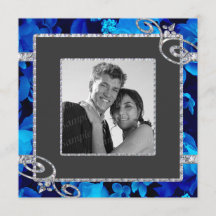 Rosas azules brillantes y remolinos del diamante