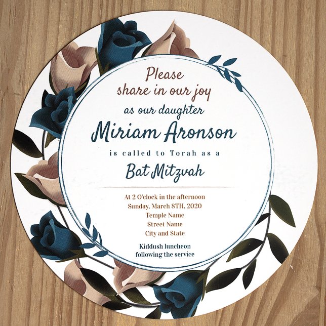 Invitación Rosas beiges Verde azulados únicos invitan a Bat M (Unique round bat mitzvah invitation with teal and beige roses around border)