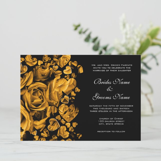 Invitación Rosas de corazón de oro elegante boda (Anverso de pie)