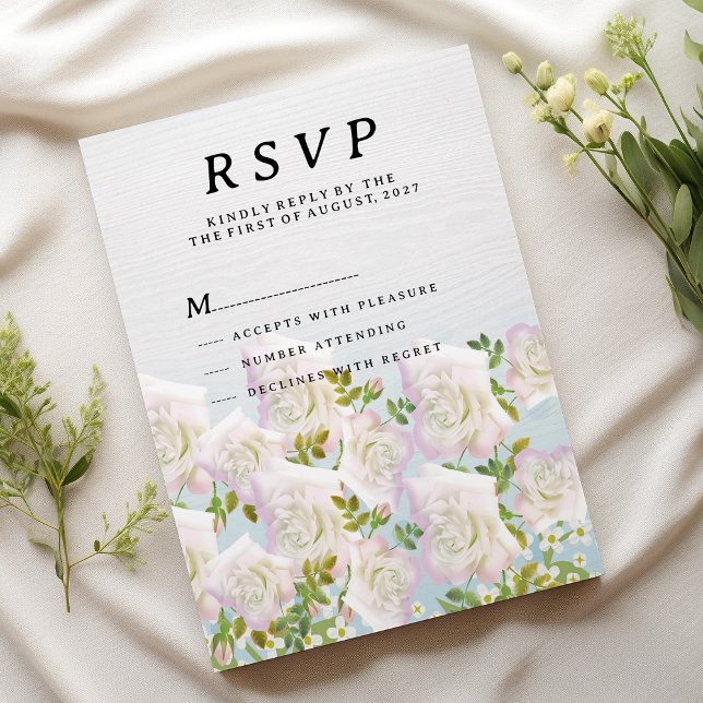 Invitación Rosas de menta rosa de madera blanca y rústica RSV (Rustic white wood pink mint roses RSVP )