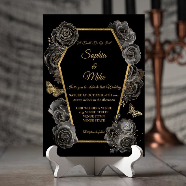 Invitación Rosas de oro y negro Coffin Boda gótica elegante (Subido por el creador)