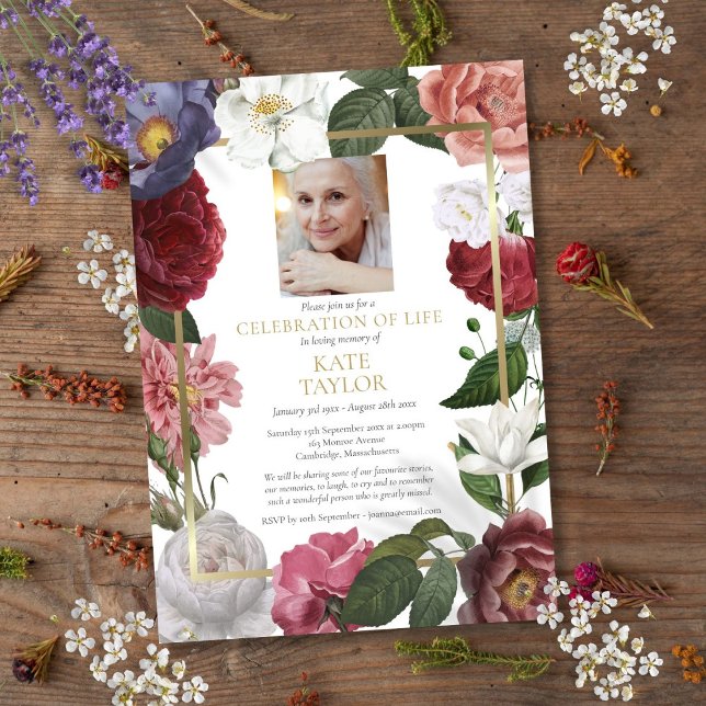 Invitación Rosas Floral Funeral Foto Celebración de la Vida (Roses Floral Funeral Photo Celebration of Life Invitation)