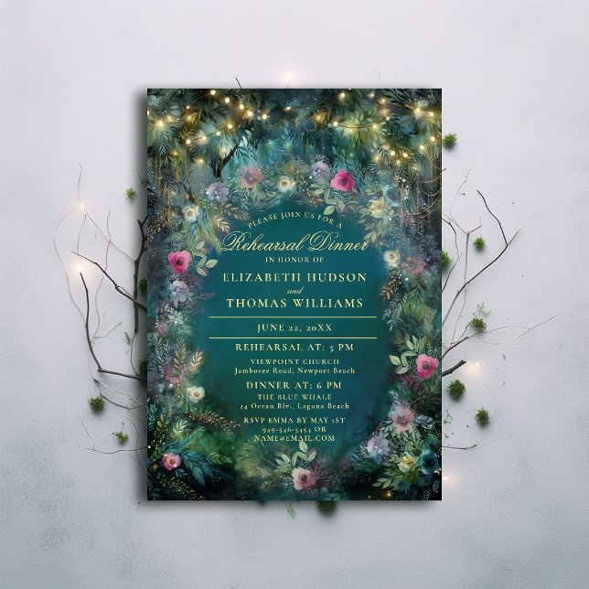 Invitación Rosas forestales encantados Cena de ensayo de Wood (enchanted forest rehearsal dinner invite magic fairy tale woodland roses gold emerald green script)