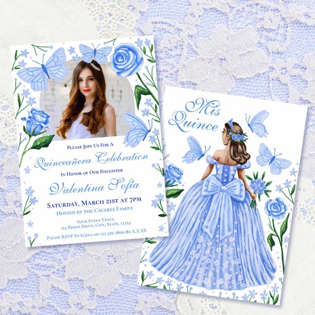 Invitación Rosas + mariposas foto azul claro quinceañera (Roses + Butterflies Light Blue Quinceanera Photo Invitation)
