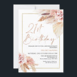 Invitación Rubor Boho Pampas Grass 21º cumpleaños<br><div class="desc">Invitación de cumpleaños 21ª Grass Boho Pampas Invitación de Bohemia inspirada en la celebración de un cumpleaños con dos arreglos florales de color tierra y rosa pálido con pasto pampas y una imagen moderna de caligrafía como encabezado en una falsa textura de oro rosa. Ideal para quien busca una invitación...</div>
