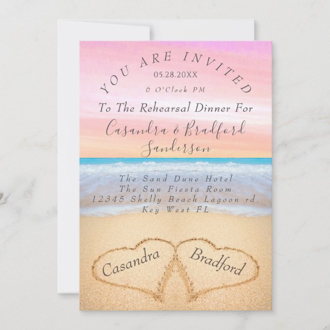 Invitación Rubor Pink Beach 2 Hearts Sand Rehearsal Dinner (Anverso)