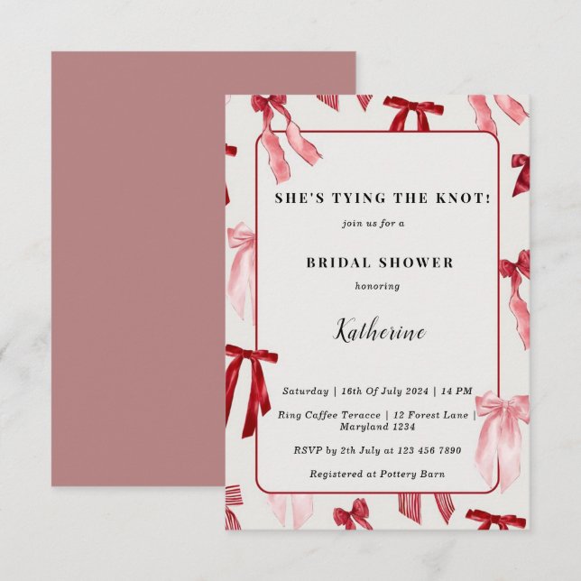 Invitación Rubor Pink Bow ella está atando la ducha nupcial (Anverso / Reverso)