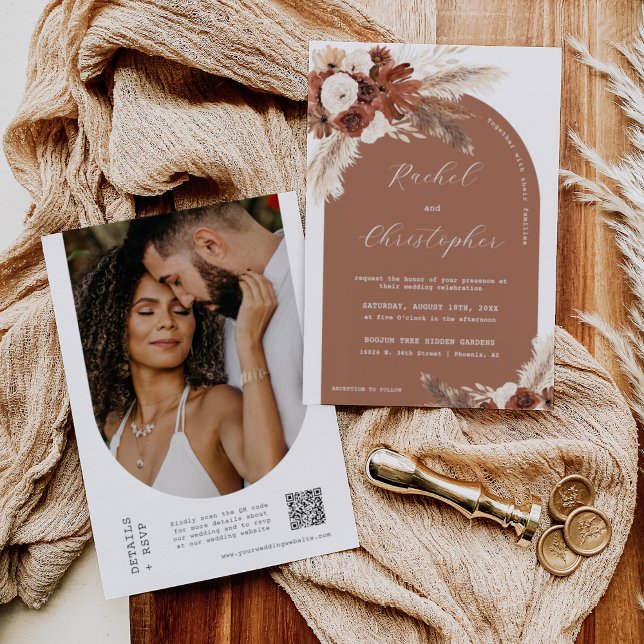 Invitación Rust Boho Boda Pampas Grass Arch Foto QR Code (Subido por el creador)