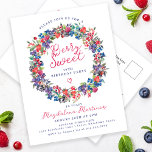 Invitación Rustic Boho Berry Sweet Summer 18th<br><div class="desc">Justo a tiempo para el verano de 2024, nuestra nueva colección Summer Berry Bliss. El patriotismo rojo, blanco y azul se encuentra con la rústica Moda Boho. Fresas, frambuesas y arándanos sobre un fondo blanco crean un ambiente patriótico en esta guirnalda botánica de berry. Berry Sweet está escrito en un...</div>