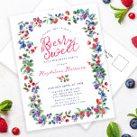 Invitación Rustic Boho Berry Sweet Summer 18th<br><div class="desc">Justo a tiempo para el verano de 2024, nuestra nueva colección Summer Berry Bliss. El patriotismo rojo, blanco y azul se encuentra con la rústica Moda Boho. Fresas, frambuesas y arándanos sobre un fondo blanco crean un ambiente patriótico en este marco botánico de berry. Berry Sweet está escrito en un...</div>