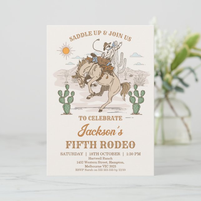 Invitación Rustic Brown Green Bronco Cowboy Rodeo Birthday (Anverso de pie)