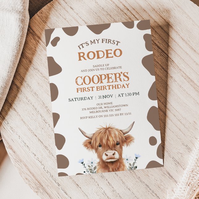Invitación Rustic Brown Highland Cow First Rodeo Birthday (First Rodeo First Birthday Invitation, Highland Cow 1st Birthday Invitation, Boy 1st Birthday Invite)