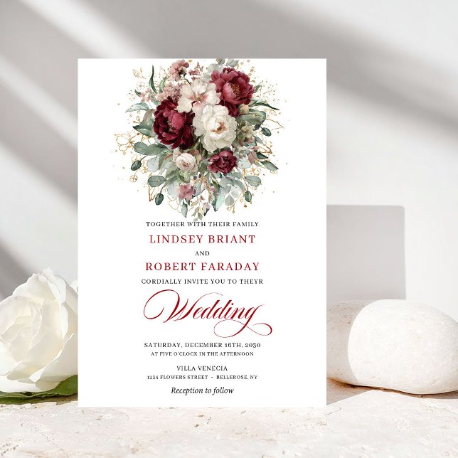 Invitación Rustic Burgundy White Floral Eucalyptus Gold Weddi (Rustic Burgundy White Floral Eucalyptus Gold Wedding Invite)