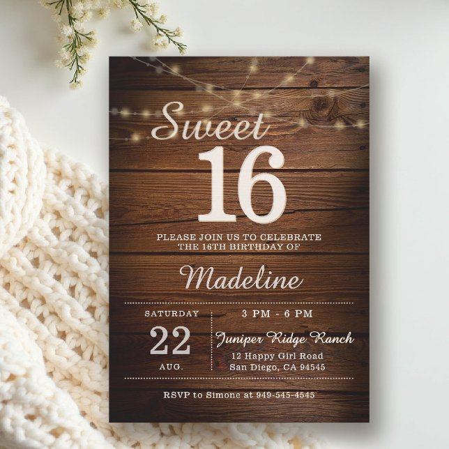 Invitación Rustic Wood String Lights Barn Backyard Sweet 16 (rustic sweet 16 birthday party invitation barn wood string lights backyard outdoors cowboy western)