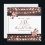 Invitación Rústica cuerda brillante enciende fiesta de cumple<br><div class="desc">Luces de cuerda rústicas y sangría rosa y merlot florals escritura moderna 50 cumpleaños fiesta sorpresa invitación al personalizar para su fiesta. Personalizar por cualquier edad, peso de papel o tipo de letra. Invitación en formato cuadrado. Añade la información de su ubicación en el reverso de la tarjeta. La tipografía...</div>