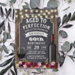 Invitación Rústico Burgundy Floral Wood Cumpleaños<br><div class="desc">Las flores rojas y el vino ruidosos de Borgoña envejecieron a las invitaciones de fiesta de cumpleaños de la perfección.</div>