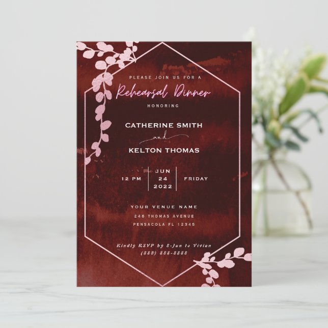 Invitación Rústico ensayo floral rosa de Borgoña Cena (Anverso de pie)