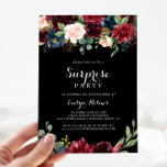 Invitación Rústico Fiesta de sorpresa botánica negra<br><div class="desc">Esta rústica invitación botánica de sorpresa negra es perfecta para un cumpleaños clásico,  jubilación o cualquier fiesta sorpresa. El diseño se caracteriza por un radiante de color burdeos,  rojo,  marino,  azul y rubor y unas bonitas flores pintadas a mano con un fondo negro que inspiran la belleza natural.</div>