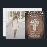 Invitación Rústico Mason Jar Ilustra Dulce Foto De Cumpleaños<br><div class="desc">Este diseño presenta una tinaja de agua fina con flores de aliento de bebé en un jarrón de carmín sobre un fondo rústico de madera y espacio para una foto. Haga clic en el botón personalizar para obtener más flexibilidad al modificar el texto o mover los gráficos. Las variaciones de...</div>