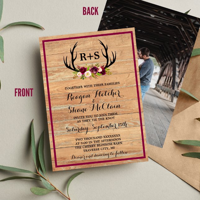 Invitación Rústicos Antlers Floral Burgundy Wood Boda (Subido por el creador)