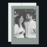 Invitación Sage Green Boho Photo 1 Boda Moderno<br><div class="desc">Hermoso boho Sage Green,  simple,  elegante,  minimalista invitación a la boda. Personalizable completo con tu foto,  nombres,  fechas,  ubicación y colores para coincidir con tu tema boda.</div>