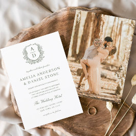 Invitación Sage Green Elegant Escudo Floral Monograma Boda