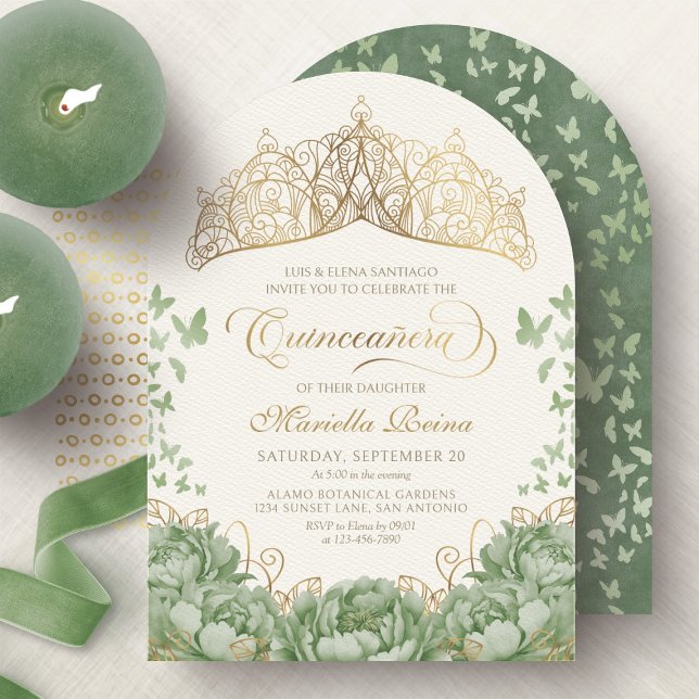Invitación Sage Green Elegant Floral Crown Quinceanera (Subido por el creador)