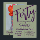 Invitación Sage Green Forty Modern 40th Birthday Fiesta Photo<br><div class="desc">Sage Green Forty Modern 40th Birthday Fiesta Invitación a la fiesta de cumpleaños 40th Birthday 40th Invitation a la fiesta de cumpleaños 40th Modern 40th Birthday. 40 Invitación moderna a la fiesta de cumpleaños 40 Invitaciones a la fiesta de cumpleaños 40 de escritura moderna "¡Cumplir 40 años nunca ha sido...</div>