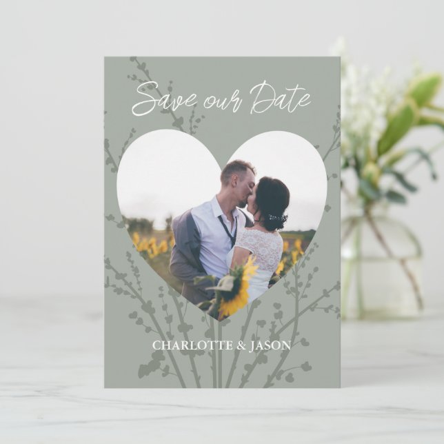 Invitación Sage Modern Photo Heart Frame Save The Date     (Anverso de pie)