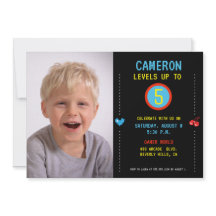 Sala de juegos de fotos Pixel nivel en 5º cumpleañ