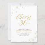 Invitación Saludos a 30 | Fiesta Gold Modern 30th Birthday<br><div class="desc">Celebremos su día especial con esta elegante invitación de cumpleaños número 30. Este diseño presenta la tipografía de oro de moda "Cheers to 30" y elementos dorados con un fondo azul blanco. Se puede personalizar el texto y el color de fondo. En mi tienda BaraBomDesign hay más suministros fiestas a...</div>