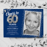 Invitación Saludos a 60 años foto de cumpleaños<br><div class="desc">Elegante invitación a fiesta de cumpleaños número 60 con un elegante fondo azul que se puede cambiar a cualquier color, una foto del chica de cumpleaños / chico, purpurina brillante de plata, sesenta globos de helado de plata y una plantilla de texto moderna de celebración de cumpleaños número 60 que...</div>