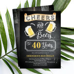 Invitación Saludos y cervezas en fiesta de cumpleaños a los 4<br><div class="desc">Celebre su 40º cumpleaños con estilo con este rústico diseño de pizarra de carpintería "Cheers and Beers" y de barroom de madera de tonos múltiples. Diseño compuesto por Holiday Hearts Designs (derechos reservados).</div>