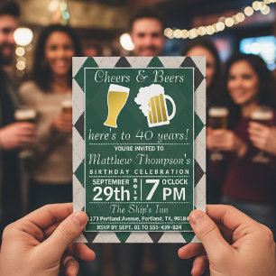 Invitación Saludos y cervezas en la fiesta de cumpleaños verd